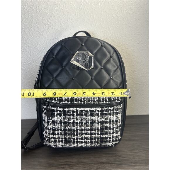 NWT Badgley Mischka Black And White Big Diamond Quilted Backpack Faux Leather main image 16